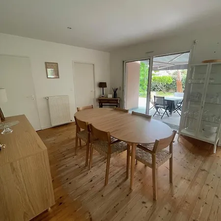 Дом отдыха Maison Au Calme Au Cap Ferret Petit Piquey